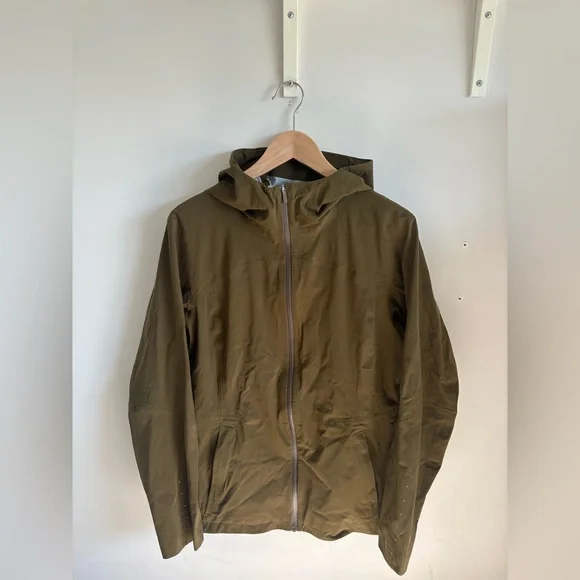 Lululemon Rain Rival Jacket Size 8 - Picture 1 of 5